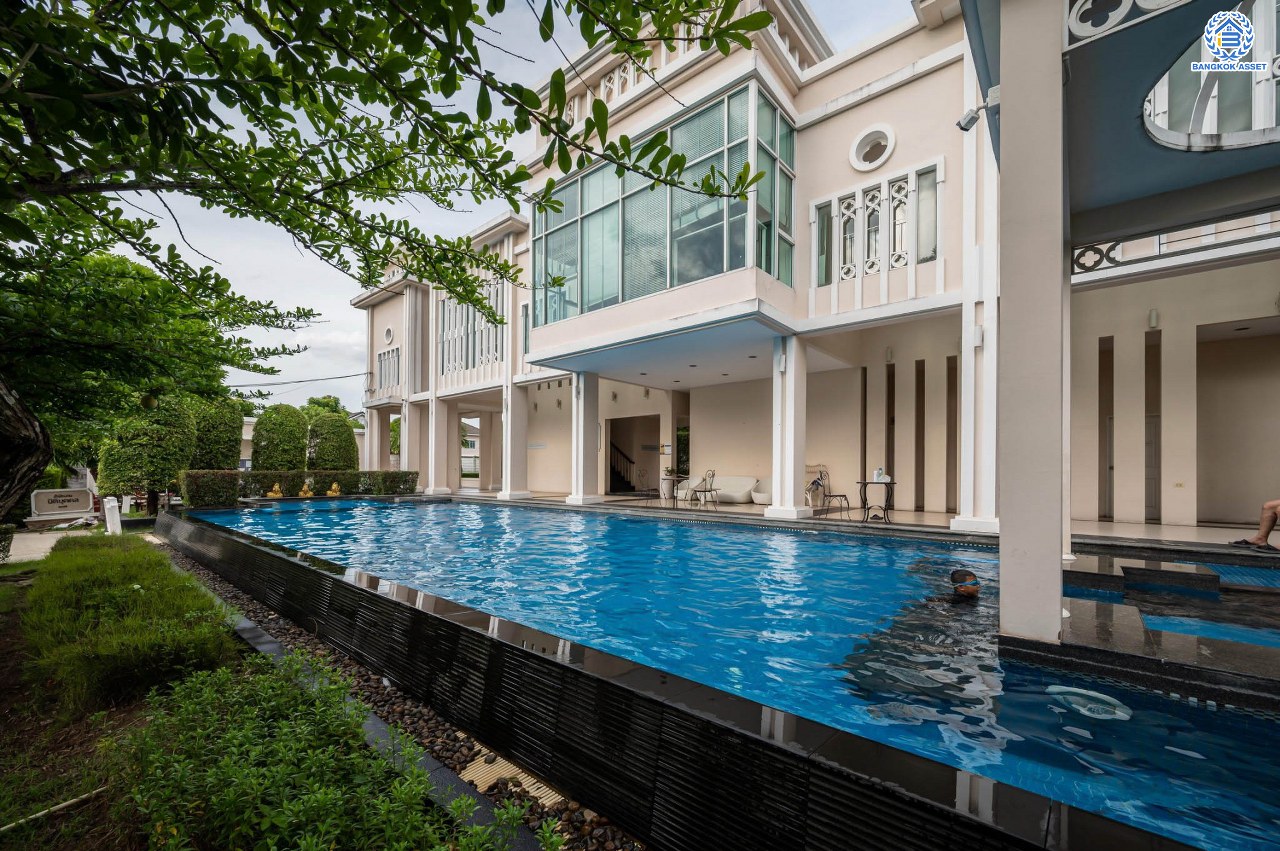 บ้านมือสองตกแต่งใหม่ โครงการ ธนาสิริ ราชพฤกษ์-ท่าน้ำนนท์ เนื้อที่ 50.5 ตร.ว. ฟังก์ชัน 3 ห้องนอน 4 ห้องน้ำ 1 ห้องแม่บ้าน จอดรถได้ 2 คัน บนทำเลดี วิวสวนส่วนกลาง ติดถนนใหญ่ เชื่อมต่อหลายเส้นทาง ใกล้รถไฟฟ้าสายสีม่วง "สถานีไทรม้า" เซ็นทรัลรัตนาธิเบศร์ พร้อมสิ่งอำนวยความสะดวกมากมาย